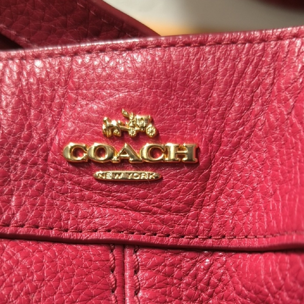 Coach Leather Shoulder Bag π Beautiful Strawberry Color π - Picture 3 of 16